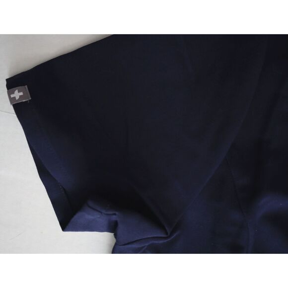 FIGS Technical Collection Women's Sz Medium Navy Blue Catarina Slim Scrub Top - Picture 6 of 9